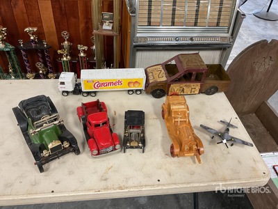 Quantity of Die Cast Cars Varios otros