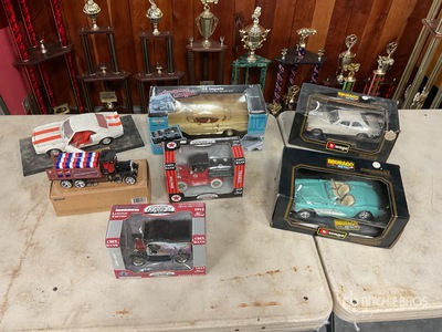 Quantity of Die Cast Cars Varios otros