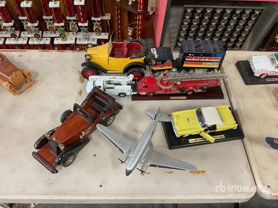 Quantity of Die Cast Cars Varios otros