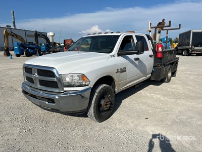 2018 Ram 3500 4x4 Crew Cab Flatbed Truck