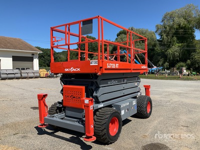 2014 Skyjack SJ7135RT 4x4 Diesel Elevador de tijera