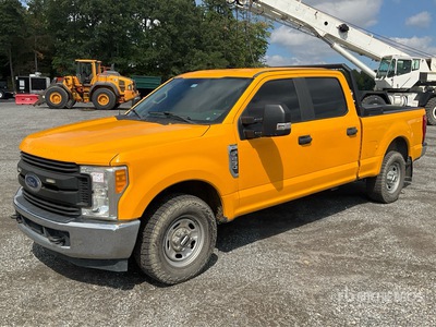 2017 Ford F-250 XL 4x2 Crew Cab Pickup