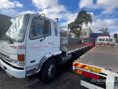 2007 Mitsubishi Fuso 6x2 Camion à Plateau