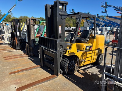 2010 Cat GC70K 14700 lb Cushion Tire Chariot Élévateur
