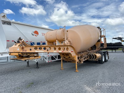 1998 McNeilus T/A Revolvedora de Concreto Remolcable / Mixer Trailer