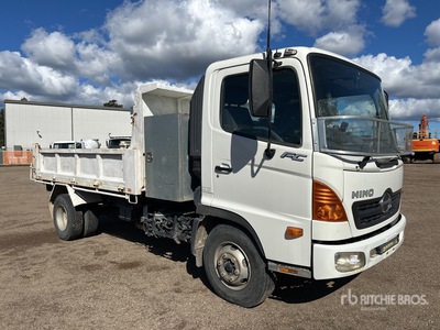 2005 Hino FC4J 4x2 S/A Dump Truck