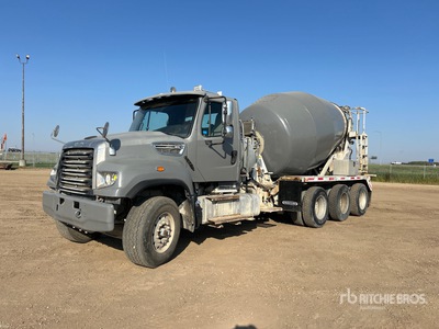 2012 Freightliner 114 SD 8x6 Camion malaxeur