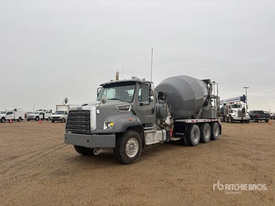 2013 Freightliner 114 SD 8x6 Mixer Truck