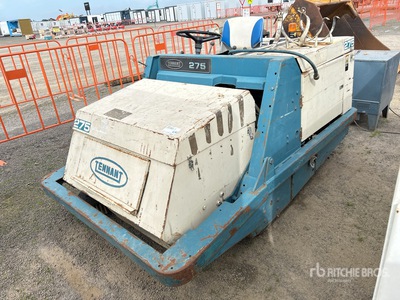 Tennant 275 Ride-On Zamiatarka do podłóg (Inoperable)