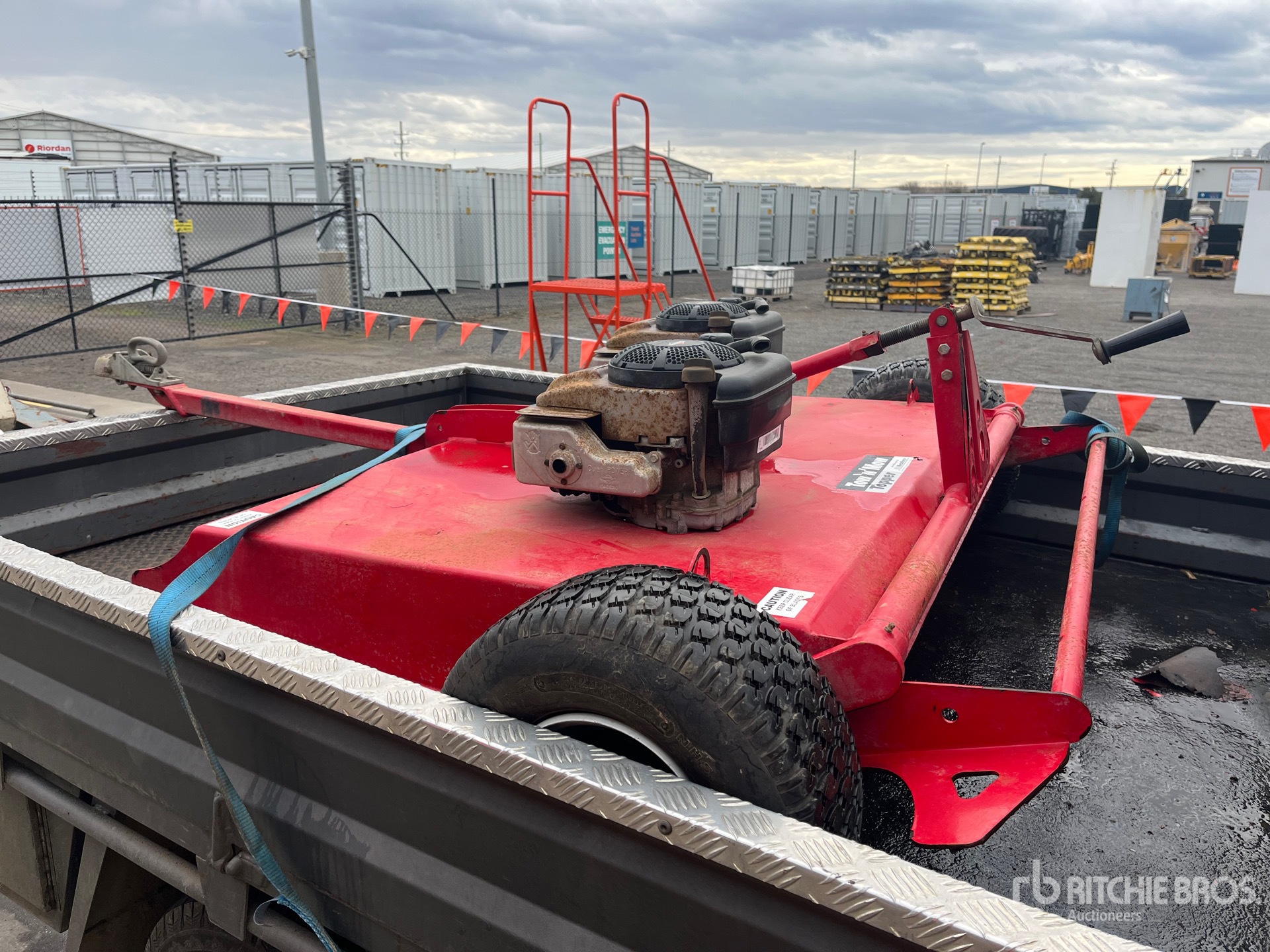 Tow Behind Mower Altro materiale