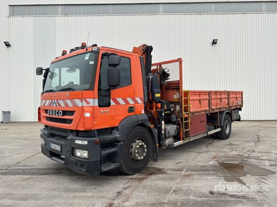 2007 Fassi F130A-21 5730 kg on 2008 Iveco Stralis 310 4x2 Camion Plateau Avec Grue Ciężarówka z platformą i dźwigiem