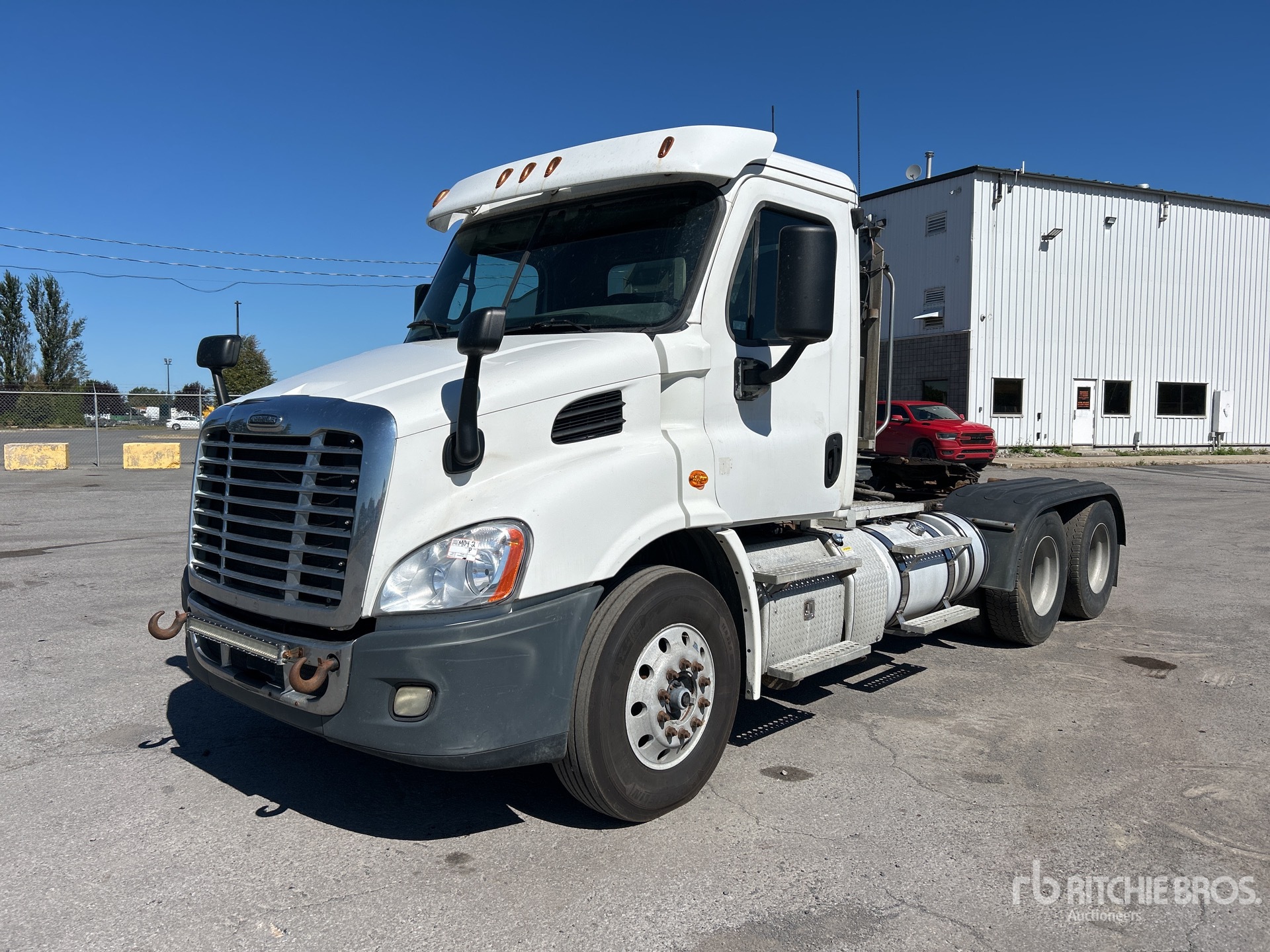 2017 Freightliner Cascadia 113 6x4 T/A Day Cab Truck Tractor