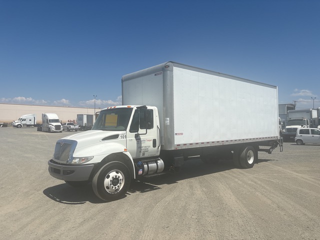 2018 International 4300 4x2 Van Truck