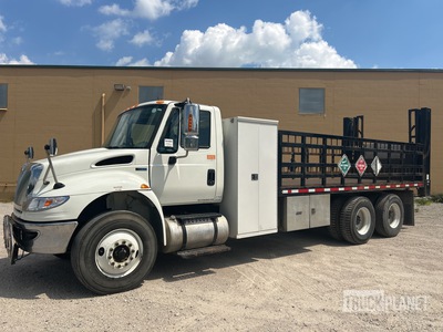 2015 International DuraStar 4400 6x4 18' w/ Supply Box premium 6x4 Platte vrachtwagen