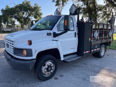 2004 Chevrolet C4500 4x2 Flatbed Truck