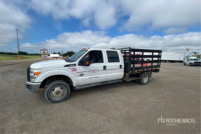 2014 Ford F-350 XL 4x4 Crew Cab Flatbed Truck