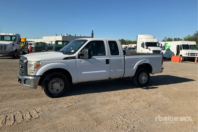 2013 Ford F-250 XL 4x2 Extended Cab Pickup