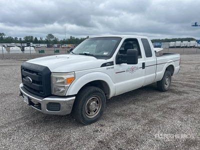 2013 Ford F-250 XL 4x2 Extended Cab Pick Up