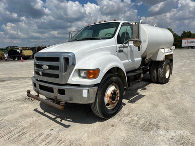 2007 Ford F-750 XL 2000 gal 4x2 Water Truck
