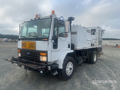 1994 Ford CF8000 4x2 Straßenmarkier-Lkw