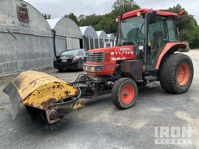 2004 (unverified) Kubota M4900 Broom Tractor