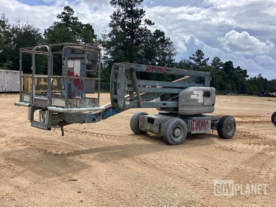Genie Articulating Boom Lift