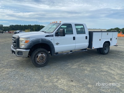 2015 Ford F-450 XL 4x4 Crew Cab Utility Truck