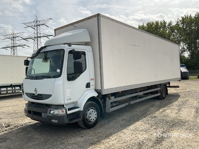 2010 Renault Midlum 220 4x2 Camion fourgon