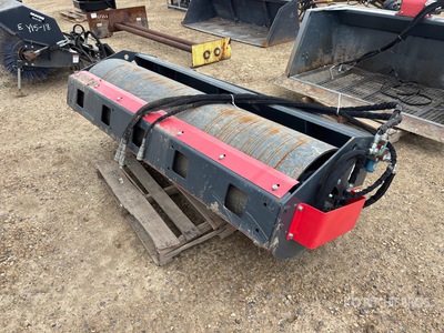 Raytree RMVR76 76 in Skid Steer Vibratory Roller