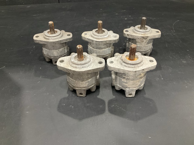 (5) Parker-Hannifin 12284468 Rotary Pumps
