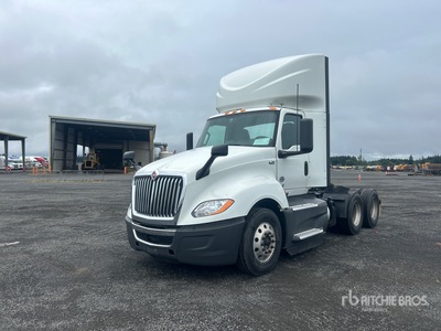 2021 International LT625 6x4 Ciągnik siodłowy T/A z kabiną dzienną