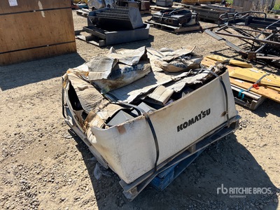 Quantity of (76) Track Pads بنود متنوعة - قطع المعدات (Unused) - Fits Komatsu PC88