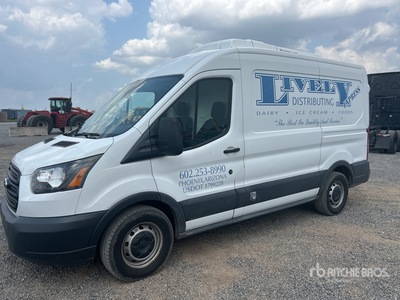 2015 Ford Transit 150 4x2 Autocarro frigorifero