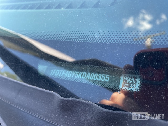 CAMIóN CON CANASTILLA 2019 FORD VERSALIFT