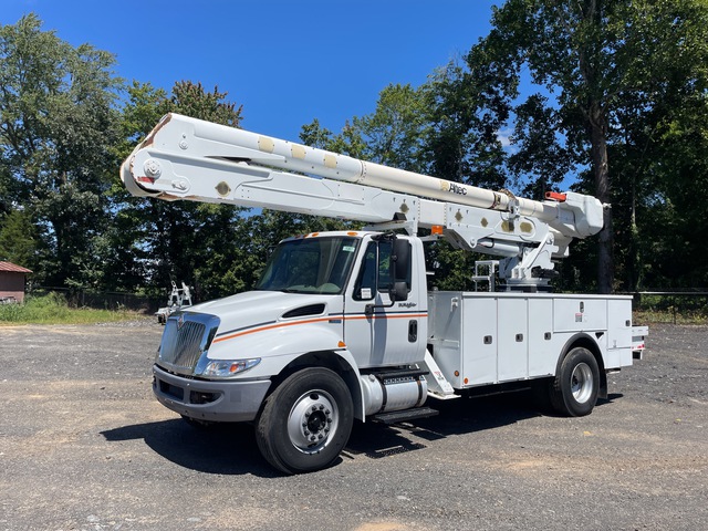 Altec AA55 55 ft on 2014 International 4300 4x2 Bucket Truck Altec AA55 55 ft on 2014 International 4300 4x2 Bucket Truck