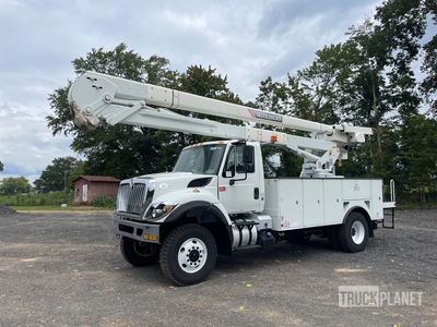Terex Hi-Ranger 5TC-55 on 2016 International 7300 4x4 Bucket Truck
