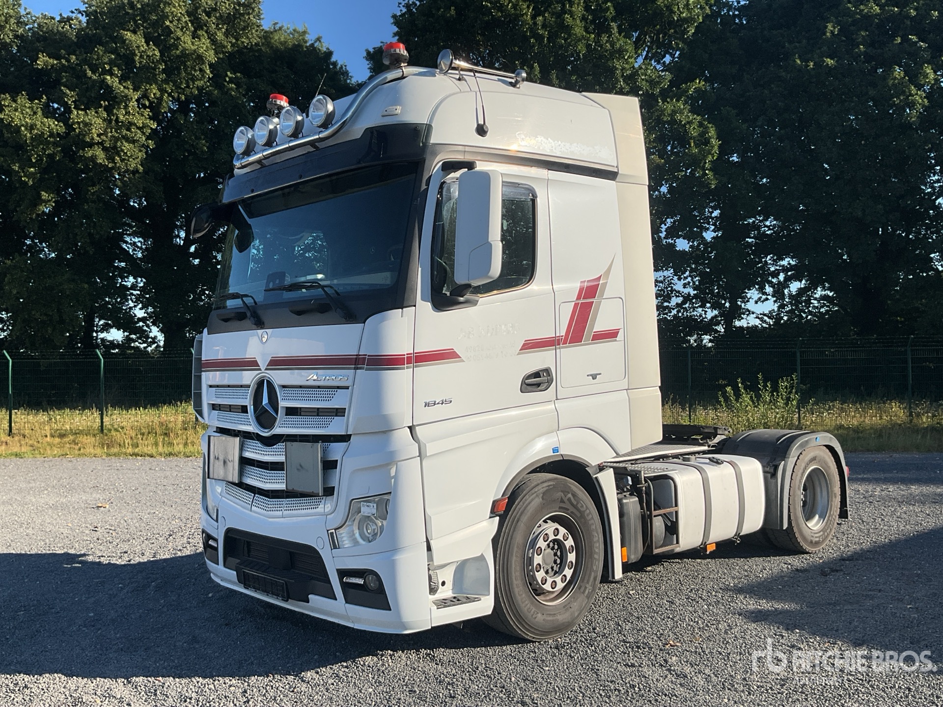 2015 Mercedes-Benz Actros 1845LS 4x2 S/A Sleeper Truck Tractor