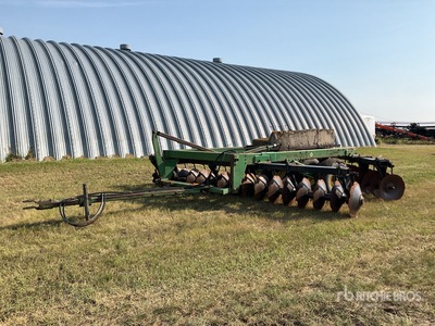 John Deere T0340 15 ft Offset Breaking Disco