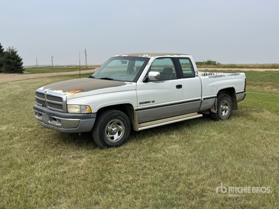 1996 Dodge 1500 4x2 Extended Cab Pickup