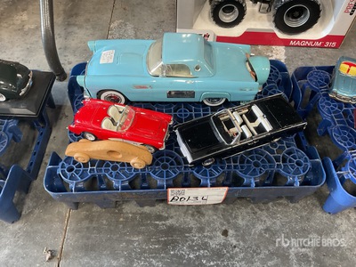 Quantity of Die Cast Cars Varios otros
