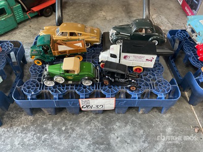 Quantity of Die Cast Cars Varios otros