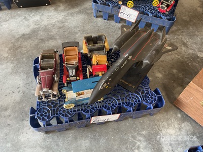 Quantity of Die Cast Cars Varios otros