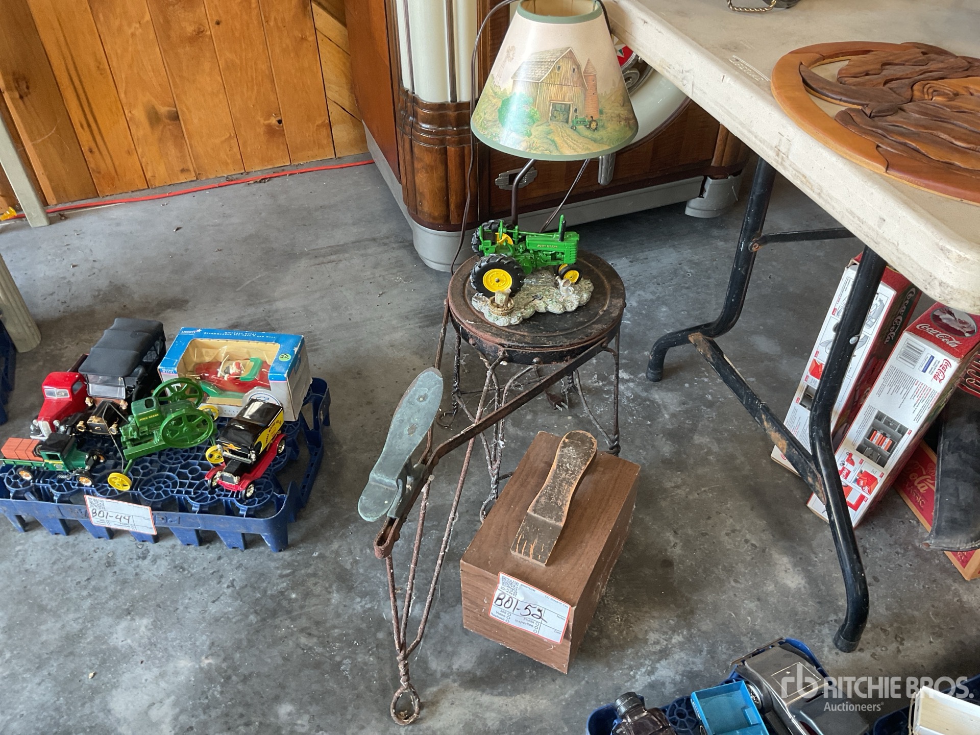 John Deere Lamp w/ shoe shine kit