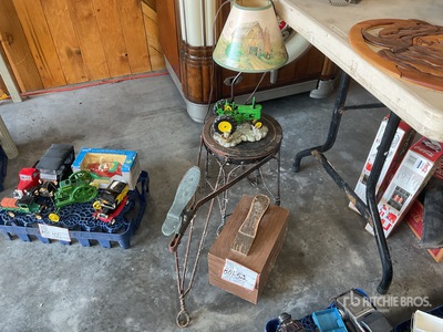 John Deere Lamp w/ shoe shine kit