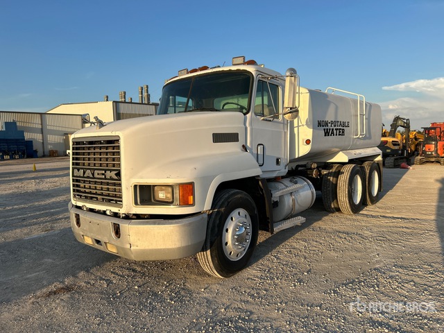 1992 Mack CH613 6x4 Water Truck | Ritchie Bros. Auctioneers