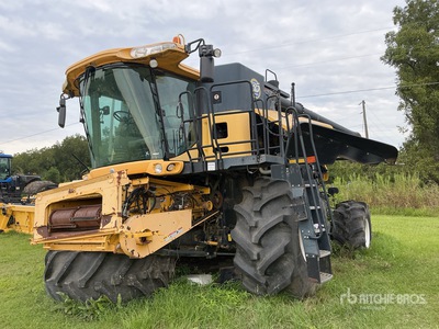 2010 New Holland CR 9070 4x4 コンバイン (Inoperable)