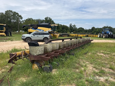John Deere 7300 19 Row Planter