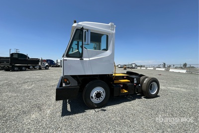 2016 Kalmar T2 4x2 Spotter Truck