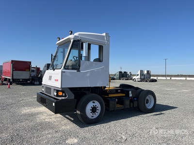 2016 Kalmar T2 4x2 Spotter Truck