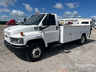 2007 GMC C5500 4x2 Utility Truck